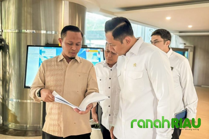 Resmi Lantik Zulhelmi Arifin jadi Sekda Kota Pekanbaru, Agung Nugroho: Rangkul seluruh ASN