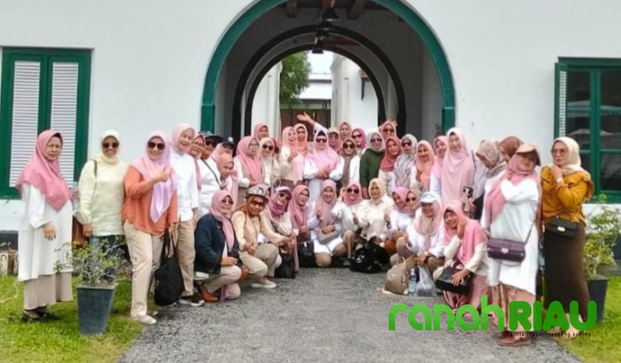 Alunan Komet berhasil Pukau Rombongan Kunjungan IKWI Sempena HPN 2025