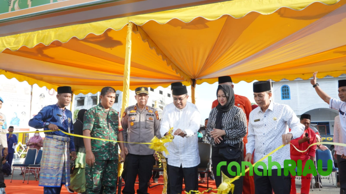 Semarak Ramadhan, Sekda Rohil resmikan Pasar Ramadhan 1444 H