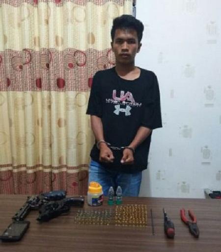 Wuizzz...Mirip Di Film, Pria ini Akhirnya Ditembak Polisi Setelah Duel, Teryata Dia Jual Ini...