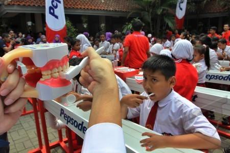Seribu Siswa di Siak Ikuti Sikat Gigi Massal
