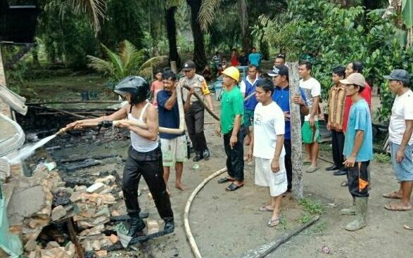 Si Jago Merah Mengamuk, Satu Rumah Ludes di Kuansing...