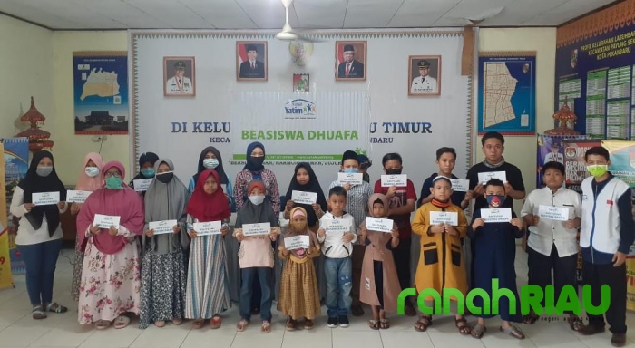 Kepala Lurah Labuh Baru Timur Apresiasi Rumah Yatim Atas Bantuan Beasiswa Dhuafa
