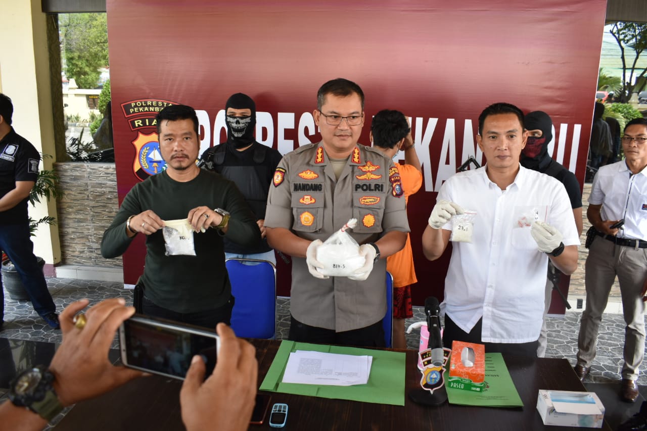 Ekspos pengungkapan Narkoba, sabu-sabu seberat 947,1 gram diamankan