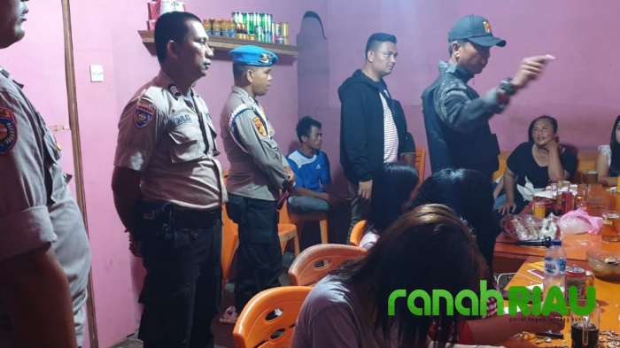 Belasan Miras Disita Polsek XIII Koto Kampar