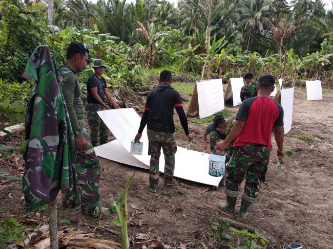 Satgas Siapkan Plafond Untuk Kantor Tiga Pilar Desa