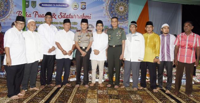 Pjs Bupati Inhil Buka Puasa Bersama Plh Gubri, Kapolda, Danrem 031/Wirabima Dan Kabinda