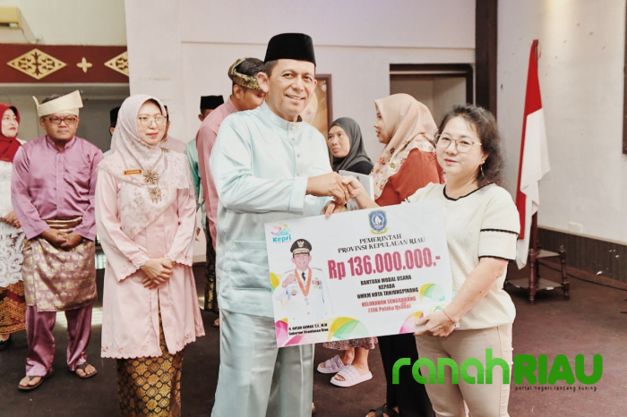 Peringati Hari Jadi Provinsi Kepri ke 22, Gubenur Ansar beri Hibah Modal ke Pelaku UMKM 