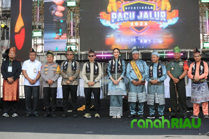 Jadi Kebanggaan Riau, Pacu Jalur harus jadi Pendorong Ekonomi Rakyat 