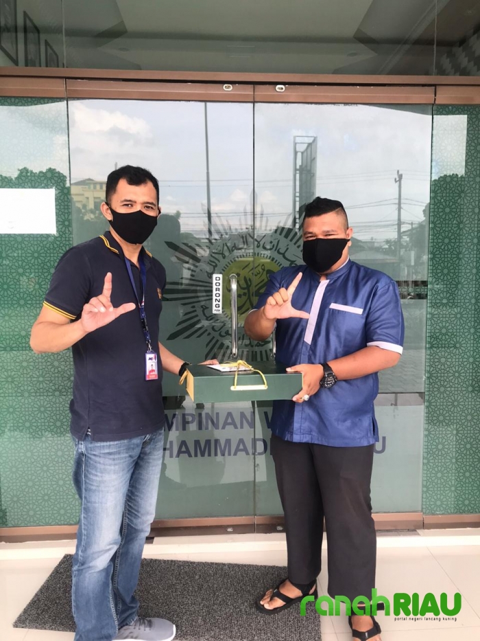 JNE berbagi paket untuk Media Partner