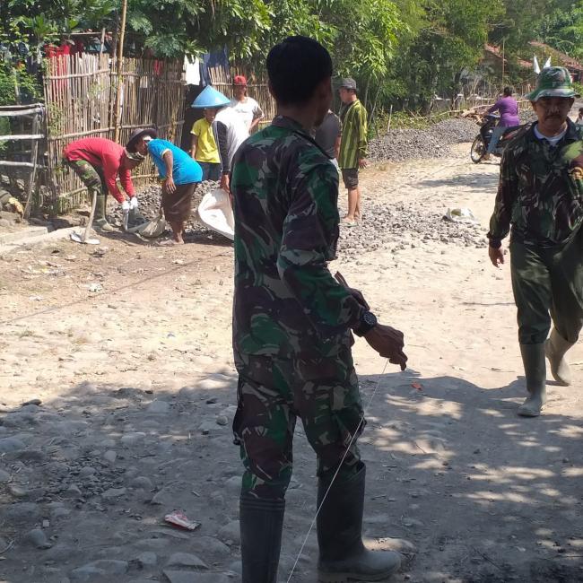 Satgas Pra TMMD Ukur Panjang Jalan