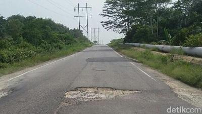 Hati Hati, Jalan Berlubang di Siak Banyak Telan Korban