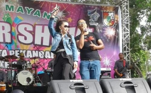 Datangkan Dila DA3, Puluhan Ribu Pengunjung Ramaikan Puncak Alam Mayang Super Show