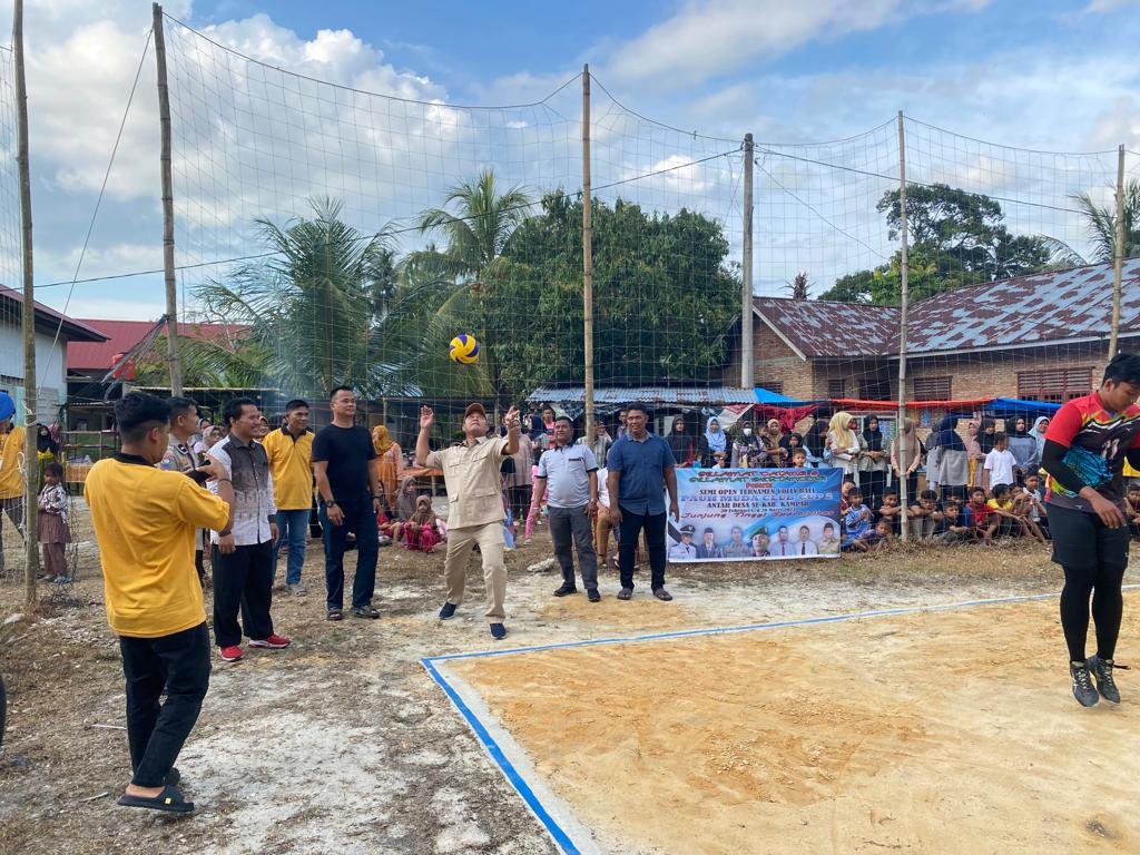Ketua DPRD Kampar buka resmi Semi Open Turnamen Volly antar desa di Koto Tibun