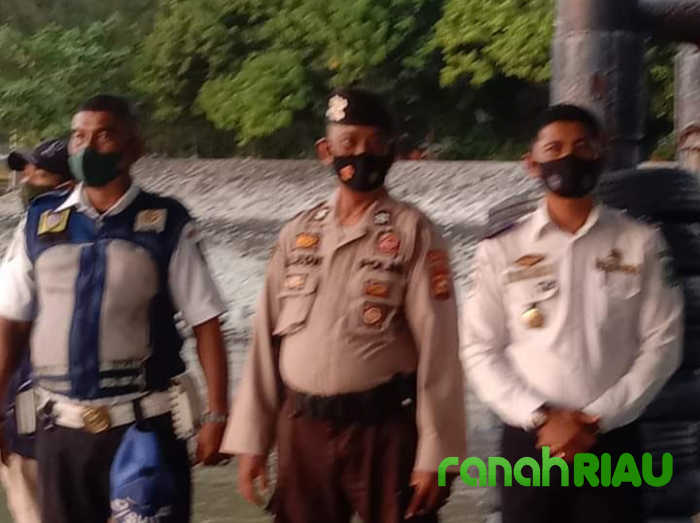 Petugas Dishub Pelabuhan BSL Bengkalis Turut Berduka Berpulangnya Aiptu Elzon Fahruzi