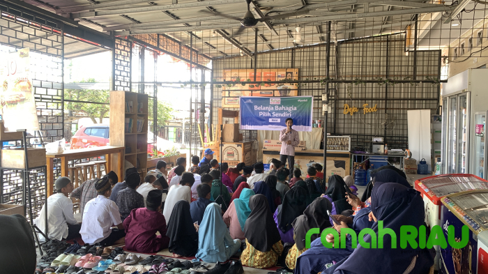 Daarut Tauhiid Peduli Riau bersama Rohis Awal Bros Sudirman dan Rotte taja Program Belanja bahagia