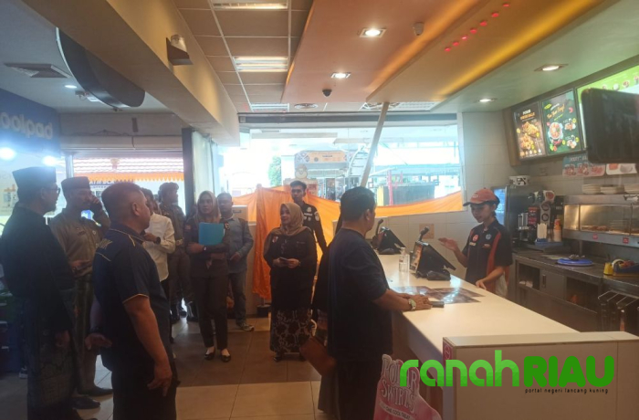 Satpol PP Pekanbaru Turun Awasi Rumah Makan dan Restoran Buka Siang Hari di Mal Pekanbaru