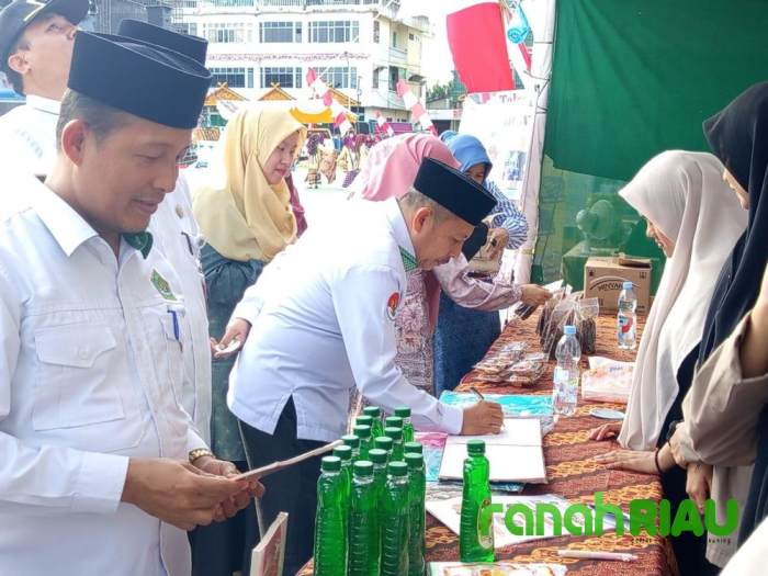 Kemenag Riau Apresiasi Semangat Santri di Pesantren Expo dan Pentas Seni