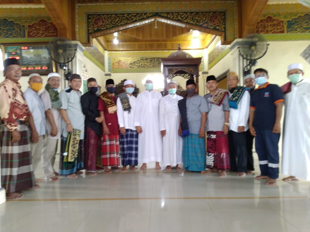 Sebelum Melaksanan Kampanye Dialogis, H. Abi Bahrun Khutbah Jumat Dimesjid