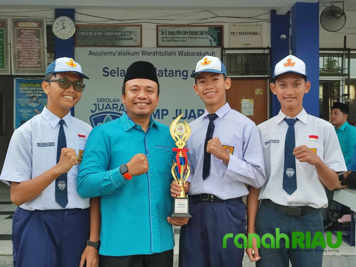 SMP JUARA Pekanbaru raih Juara 1 lomba Cerdas Cermat PAI se Provinsi Riau 