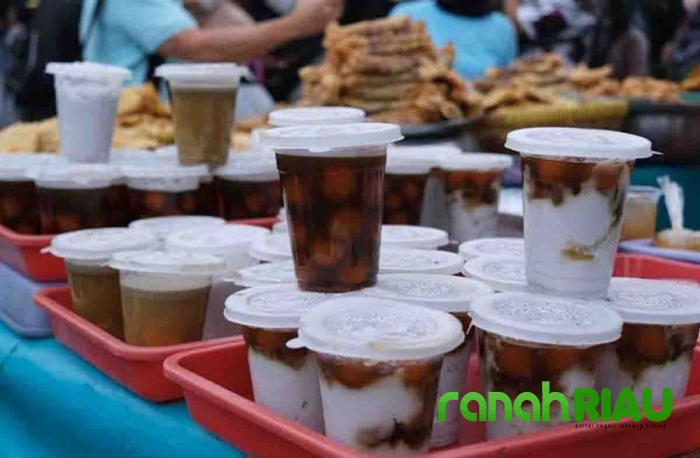 Hari Pertama Puasa, Bazar Takjil di Pekanbaru dibanjiri Pembeli