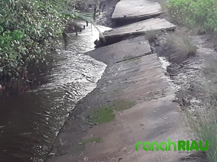 Tokoh Masyarakat Minta kepada Dinas Terkait Segera Perbaiki Infrastruktur di Desa Penampi