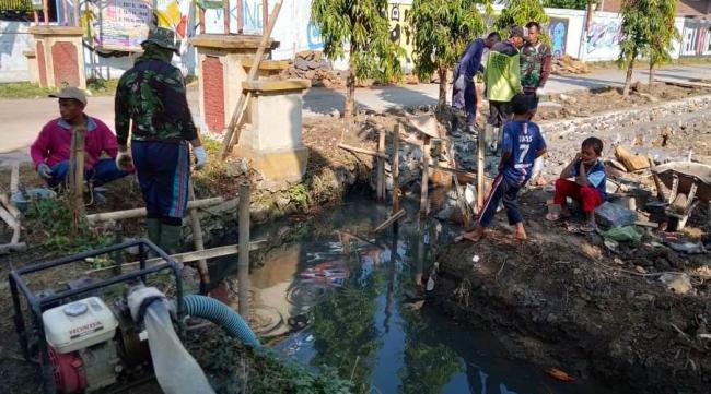 Berkolaborasi Dengan Warga, Jalan TMMD Cepat Selesai
