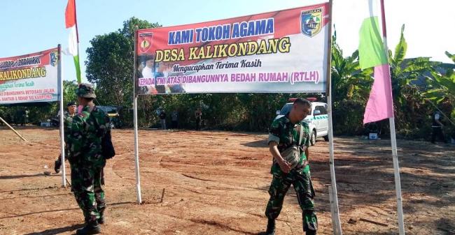 Bareng Forkompimca, Dandim Tinjau Rabat Jalan Beton  