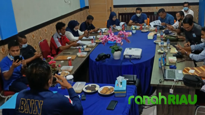 Tes Urine, 12 awak media Kuansing bersih dari Narkoba