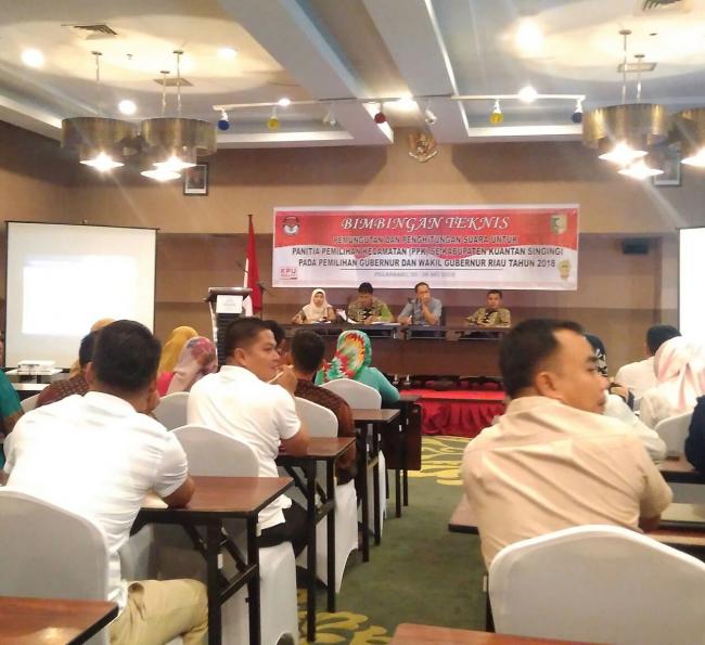 KPU Kuansing Gelar Bimtek Pemungutan dan Penghitungan Suara Pilgubri 2018