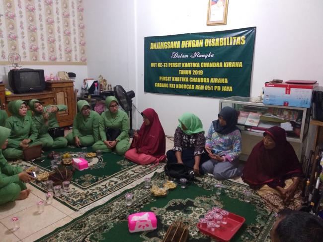 Ketua Persit KCK Cabang XXI Kodim 0507/Bks, Kunjungi HWDI.