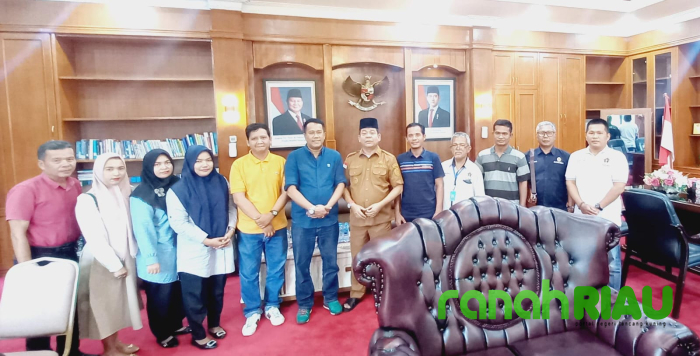 Silaturahmi dengan  Syafruddin Piti, PWI Rokan Hulu bahas Pelantikan Pengurus 