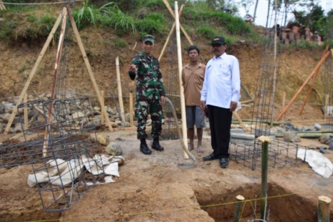 Dandim Trenggalek Komsos Bersama Bari, Pemilik RTLH