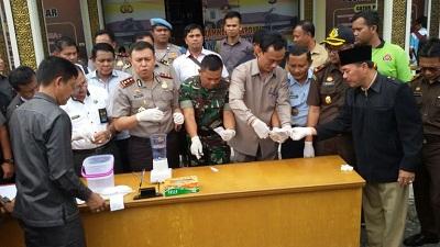 1/2 Kg Shabu Dimusnahkan, Kapolres Kampar Ajak Pelaku Bertobat