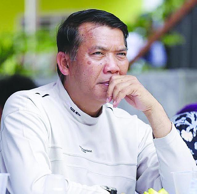 Tahun Terakhir Jabatan, Firdaus Rombak Jajaran Kabinetnya