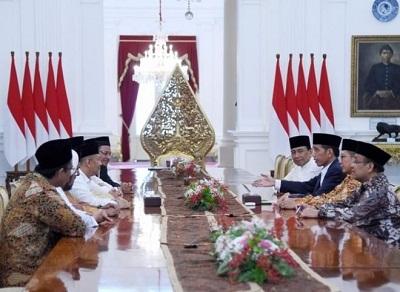 Siapa yang diuntungkan dalam Pertemuan Jokowi dengan GNPF MUI