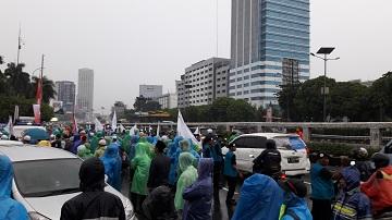 Lalu Lintas di Depan Gedung DPR Padat Merayap