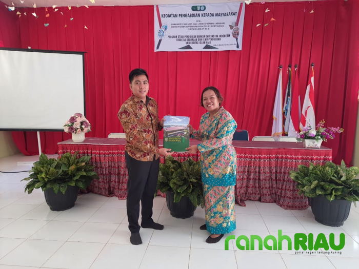 Mukhlis, Dosen PBSI UIR gelar Workshop di Rokan Hilir