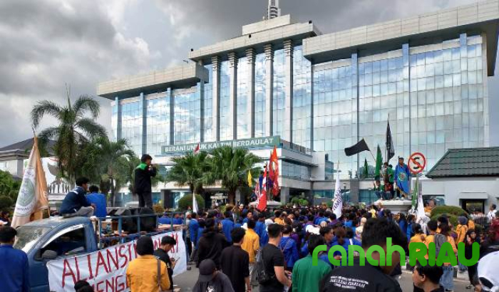 Ditekan Aksi Rakyat, Gubernur Kaltim Minta Maaf: Janji Tanggung Biaya Pribadi