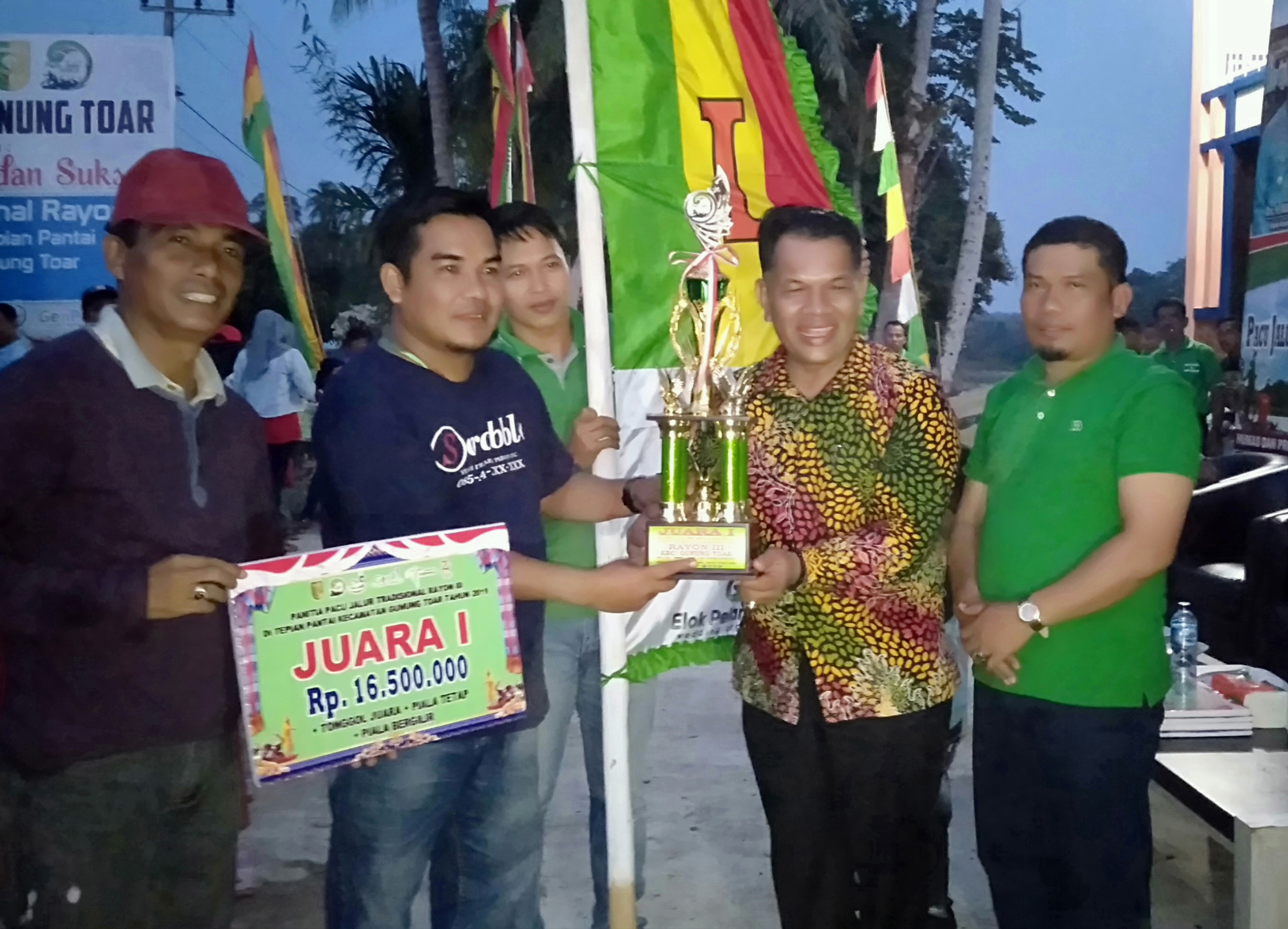 Hulu Kuantan Boyong 2 Piala, Pacu Jalur Rayon III, Di Gunung Toar
