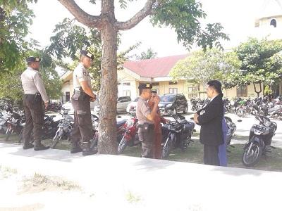 Laksanakan Patroli Gereja, Sabhara Polresta Pekanbaru Wujudkan Rasa Aman