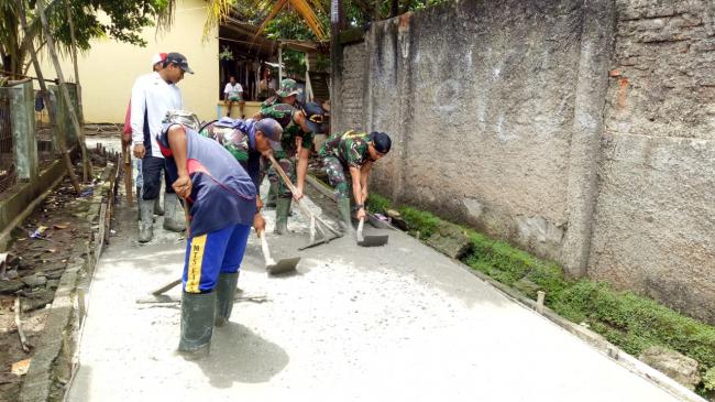 Satgas TMMD Mulai Pengecoran Jalan Nurul Huda