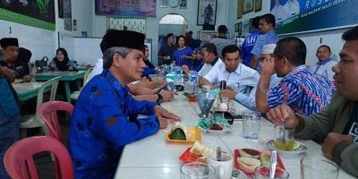 Disaat Agenda Padat, Sang Visioner Tetap Sempatkan Ngopi Bareng...