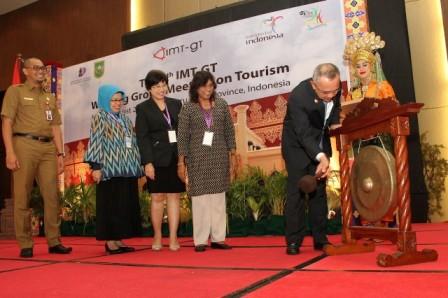 Percepatan Investasi Dan Stabilitas Pertumbuhan Ekonomi