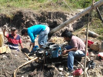 Apes Nasib Pria Ini, Lagi Asik Nambang Emas Ehhh Kepergok Polisi, 7 Lainnya Kabur...