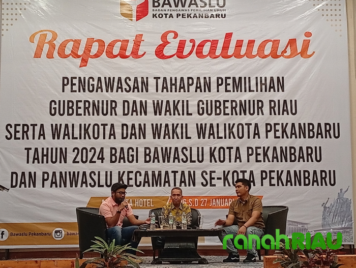 Rapat Evaluasi Pengawasan, Ajang Silaturahmi Bawaslu Pekanbaru dengan Panwascam dan Insan Media