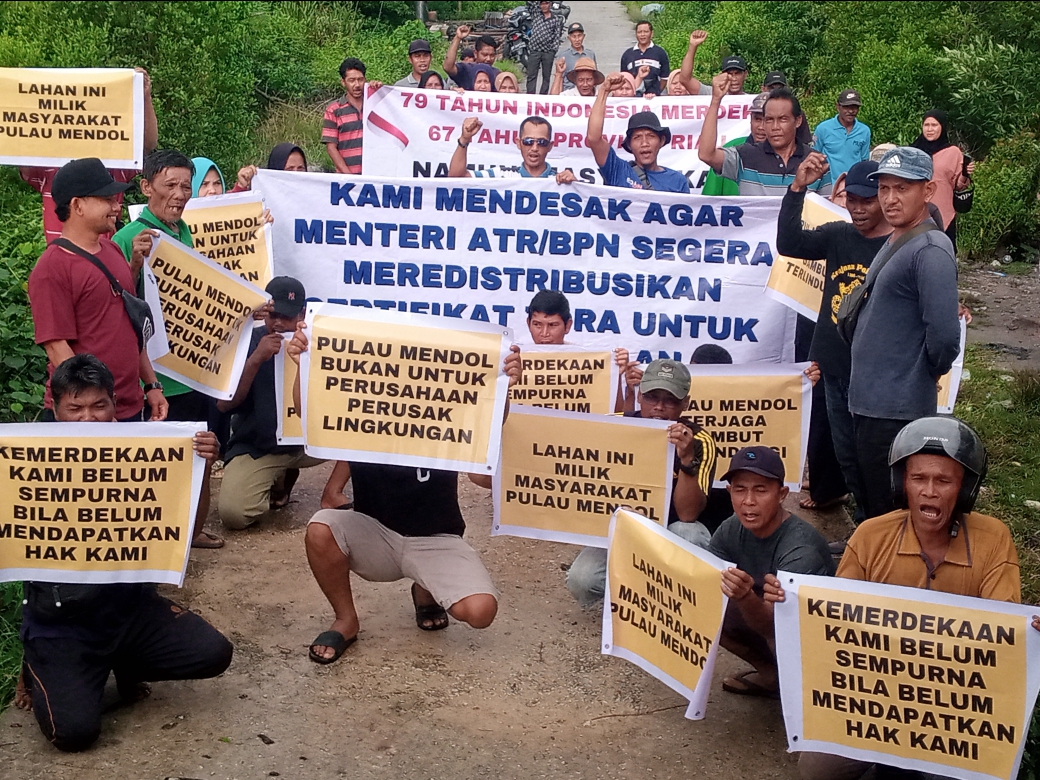 Peringatan Hari Kemerdekaan, Komitmen Perjuangan Masyarakat tolak Keberadaan PT TUM di Pulau Mendol