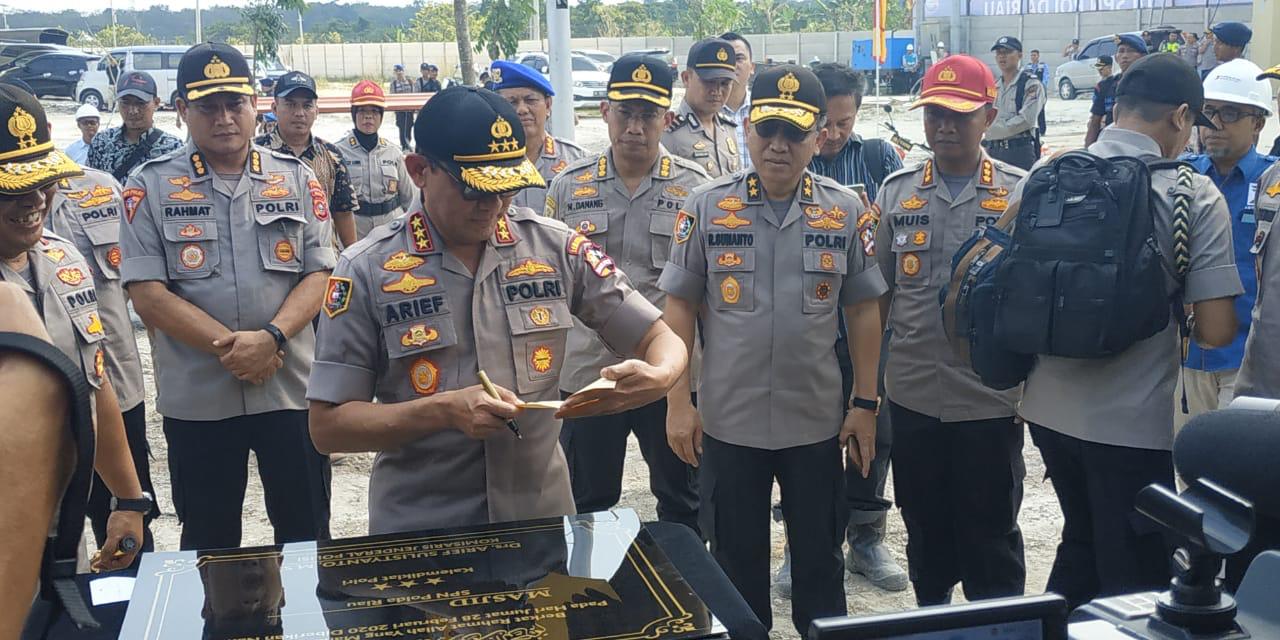 Kalemdiklat Polri Lakukan Penanaman Pohon dan Pemberian Nama Masjid di SPN Polda Riau