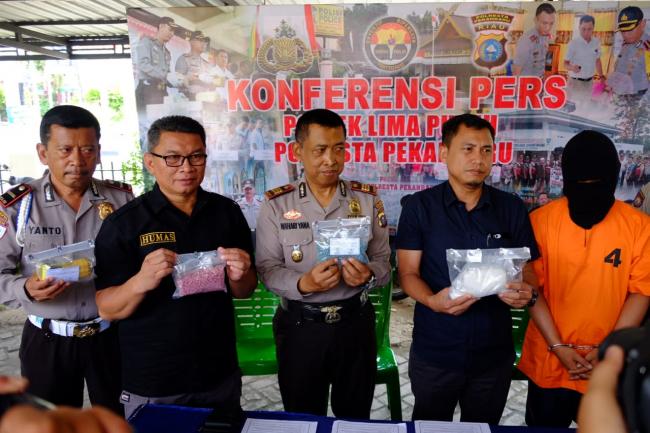 Konfrensi Pers Pengungkapan Narkoba Polsek Lima Puluh Polresta Pekanbaru