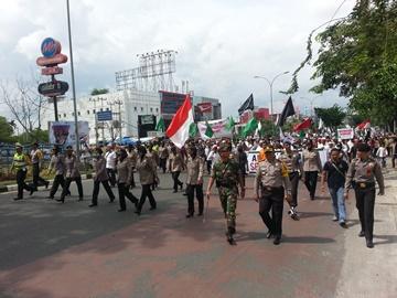 Aksi Longmarch Ribuan Umat Islam di Pekanbaru Hingga Capai 1 Kilometer